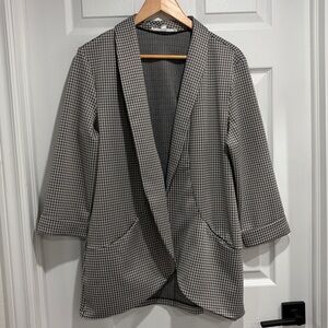 Pepper & Zoe Women's Black, Grey and White Houndstooth Blazer